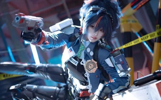 《绝区零》朱鸢神还原COS:颜值身材绝了,又飒又美太迷人