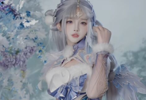 可爱小姐姐COS《永劫无间》殷紫萍,柔荑执剑,心藏锋芒,颜值太高了