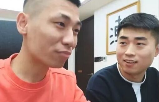 旭旭宝宝为领游戏药水,直接花2千包年网吧,网友:不怕被盗号吗