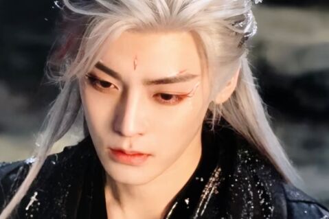 《入青云》优酷首播,卢昱晓粉衣装扮梦回上官浅,男主古装惊艳众人