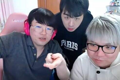 姿态提问DeepSeek谁是世界第一上单,AI结果显示:TheShy名列第一