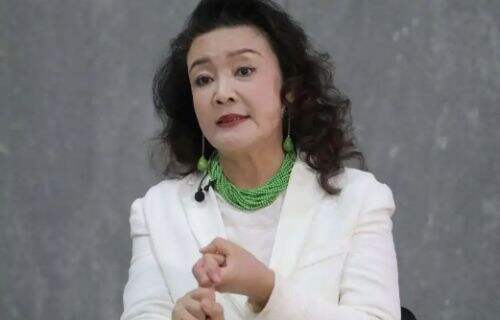 张兰汪小菲账号被封，失去主要经济来源，曾扬言不会被轻易打倒