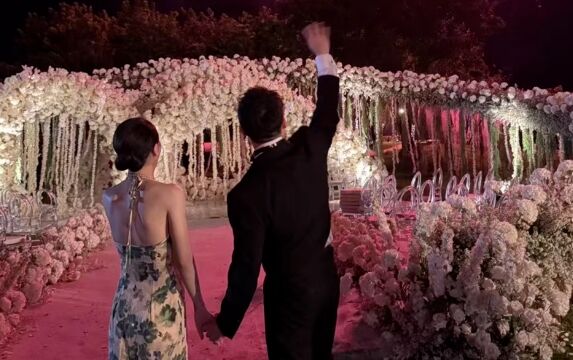 Uzi给老婆补办豪华婚礼,减肥后穿衣更加帅气,网友:真羡慕了