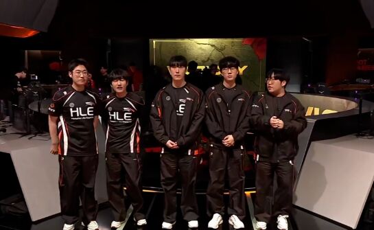 T1无缘4强,Zeus亲手痛打老东家,奥拉夫高地手刃Faker,太可惜了