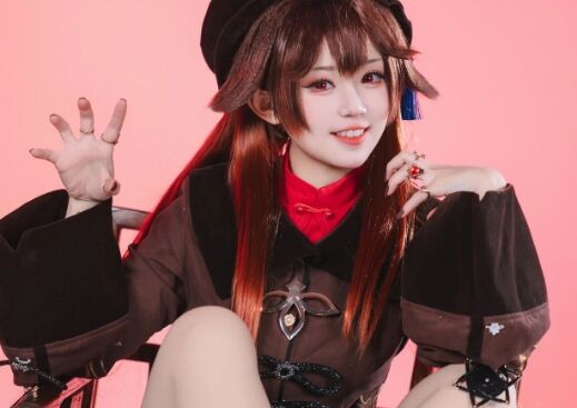 《原神》胡桃COS:小小只太可爱了,表情拿捏到位,身材比例超还原