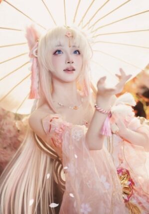 《永劫无间》胡桃COS:花枝轻纱裙摆仙气满满,玉足萌妹的独特魅力