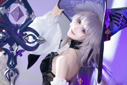 《崩铁》大黑塔COS：身姿曼妙，黑袜透光，绝美的智慧魔女难以拒绝