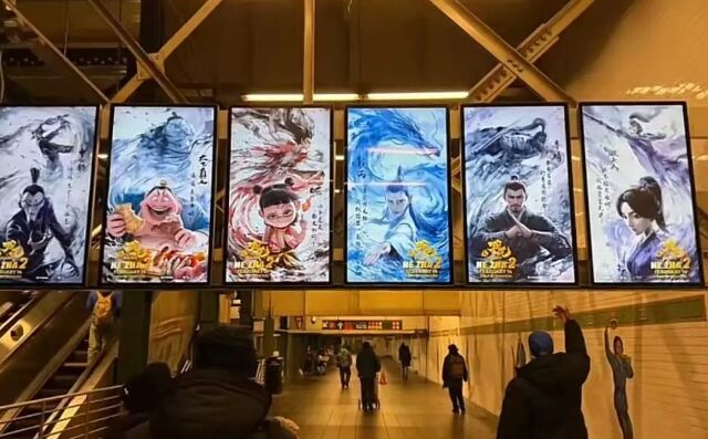 《哪吒2》破百亿海报出炉,登上时代广场大屏,正式出征海外市场