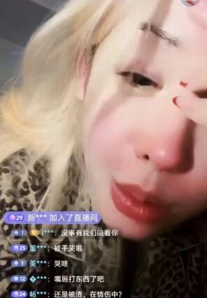 知名Coser每天只睡1小时，称自己抑郁又焦虑，自曝曾受到过网络暴力