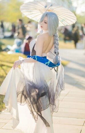 《原神》申鹤国风旗袍COS:古典韵味十足,举手投足尽显优雅,太好看了