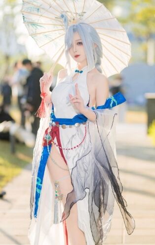 《原神》申鹤国风旗袍COS:古典韵味十足,举手投足尽显优雅,太好看了