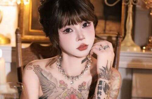 美女网红自曝躺一天就能赚钱，日收金额引热议，网友：一点不羡慕