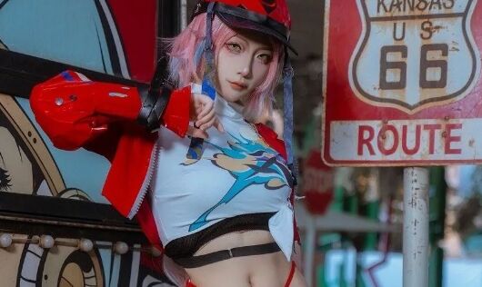 《崩铁》乱破超还原COS：身材气质绝佳，颜值与魅力并存，大岚神在上