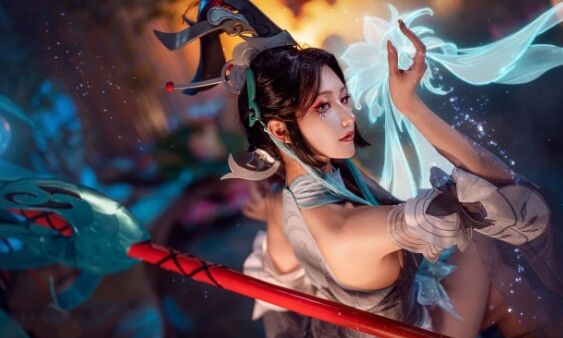 《王者荣耀》大乔白鹤梁神女COS：曲线身材太无敌，美得让人流连忘返