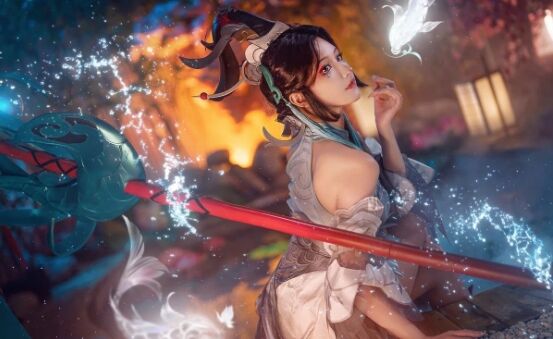 《王者荣耀》大乔白鹤梁神女COS：曲线身材太无敌，美得让人流连忘返