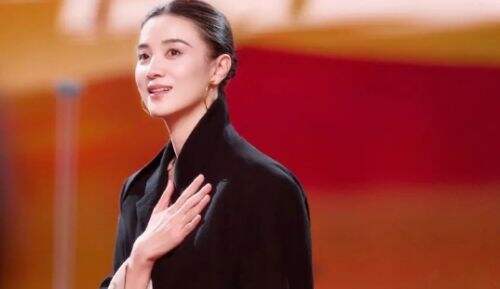 张艺谋《惊蛰》阵容曝光,赵丽颖成功二搭雷佳音,宋佳客串太惊喜