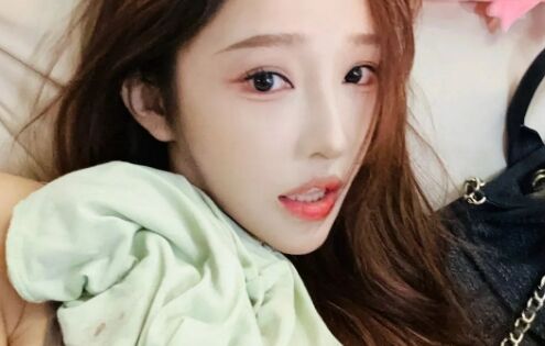女主播喊话大哥，称给100万就退播，曾说自己不看重钱，态度变化引热议