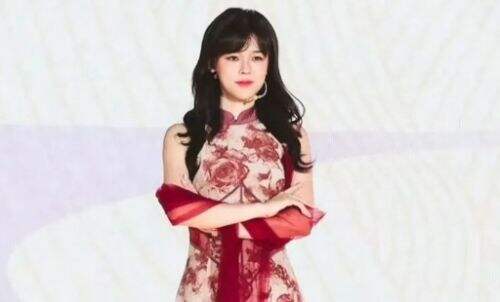 沫子深夜开直播,被粉丝问怎么看上现任男友,直言:因为那晚得负责