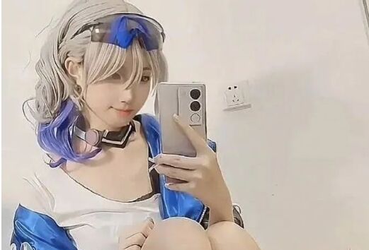 24岁知名网红Coser“猫又又”离世,被曝曾多天没吃饭,房租都交不起