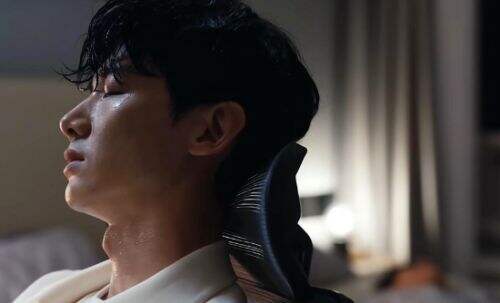 《难哄》温以凡被嫌弃吻技差,苦练接吻样子逗笑桑延,太可爱了