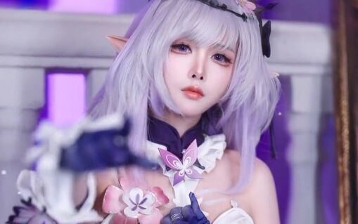 《崩坏星穹铁道》遐蝶COS：妆造华丽，身材吸睛，颜值真的太高了