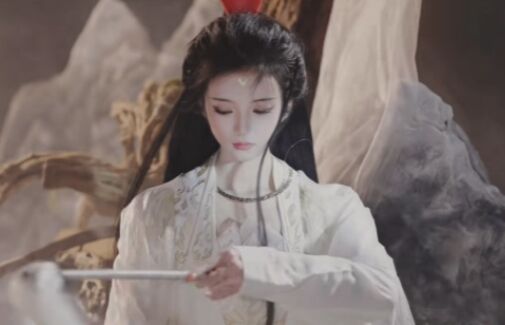 00后美女COS《哪吒2》鹤童,气质清纯甜美,还原度极高,谁能不心动