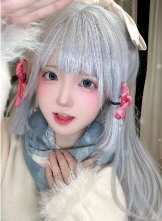 《原神》神里绫华COS:嘟嘟小脸超可爱,萌萌又害羞的表情抵挡不住