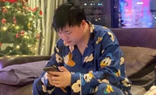 Uzi深夜直播自述压力太大，称十分努力但人气不达标，工资都拿不到