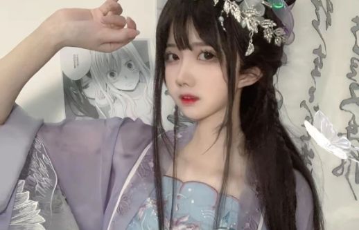 00后小姐姐COS古风美女，气质翩翩，美人如玉，帝王的快乐想象到了