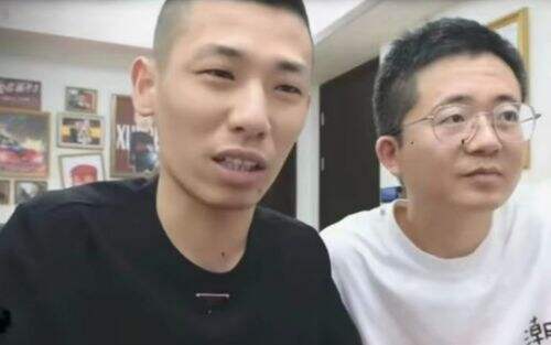 旭旭宝宝深夜连麦多名大主播,再次回应近期节奏,称会在线下约见
