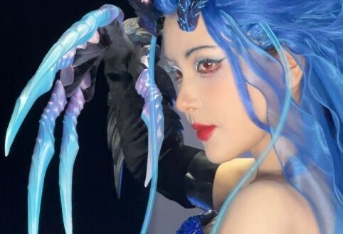 LPL女主持Rita扮演龙王敖闰,妆造还原太吸睛,想和她做个交易吗?