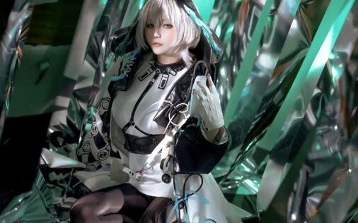 《明日方舟》霍尔海雅COS:音律联觉,历世流风,一起寻找希望之光