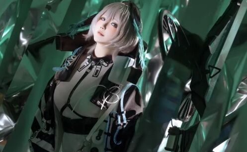《明日方舟》霍尔海雅COS:音律联觉,历世流风,一起寻找希望之光
