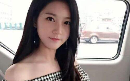 顶流男星被曝和小12岁女星交往,曾深陷百万负债,逝世时间是男方生日