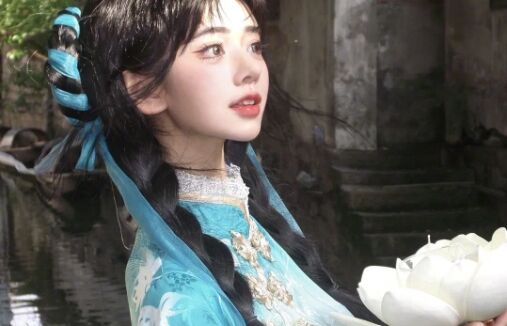 《王者荣耀》西施典藏版COS:烟雨江南,清纯可人,温柔典雅太好看