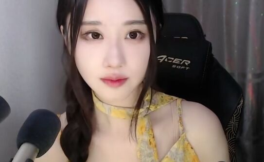 轩子巨2兔停止照片收费,称自己动了别人“蛋糕”,被审核故意针对