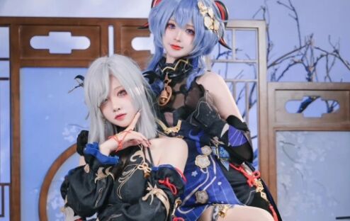 《原神》申鹤+甘雨COS:璃月仙家气质绝佳,黑色旗袍装魅力难挡