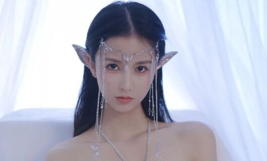 榜一大哥给女主播送礼果反被删好友，冲到直播间对峙，对方直接泪崩