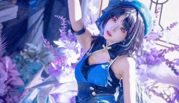 《鸣潮》秧秧典藏版COS:黑袜蓝衣气质超绝,看板美女含金量太高