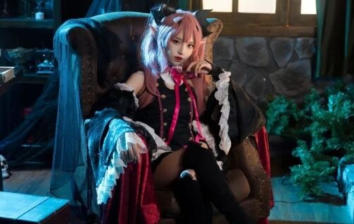 《终结的炽天使》克鲁鲁COS:于黑暗中绽放的绯色蔷薇,可爱又迷人