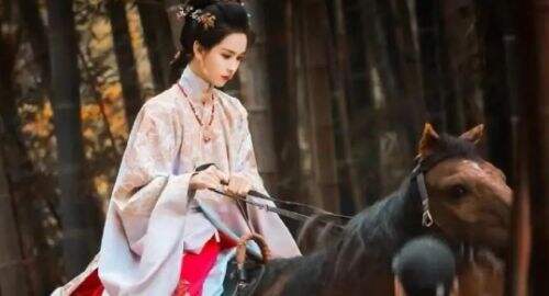 陈都灵《贵女》改名上线，黑莲花重生复仇，亲手教训伪善家族