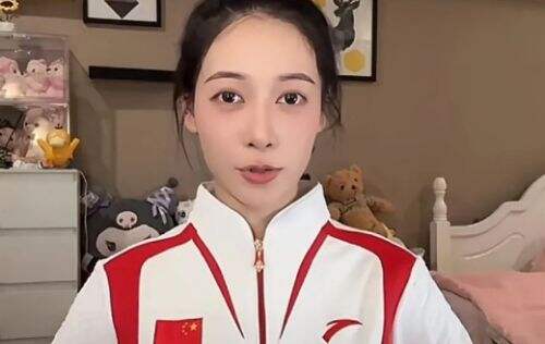 抖音吴柳芳再度回归，账号恢复更新，掉粉超600万，首视频风格大变