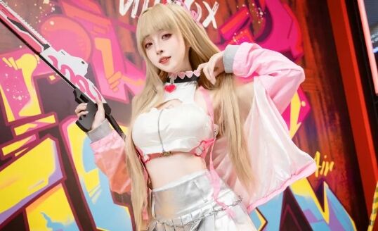 Nikke胜利女神COS:活力四射,元气满满,白色渔网袜太绝了