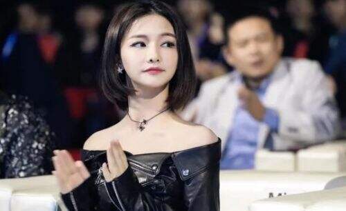 骆歆直播透露自己资产,直言和“Miss姐”差距太大,网友:难怪哭穷