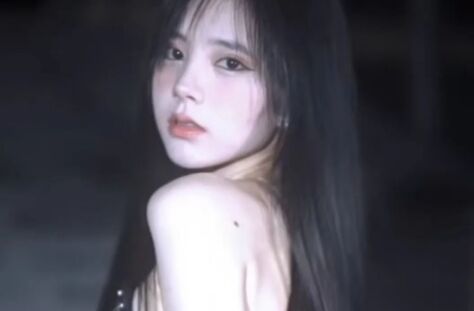 网友线下偶遇百万粉女网红,线下邋遢土气落差太大,网友:都是假的