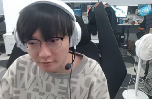 他是全网最尊重TES的人,拒绝嘲讽TES,劝粉丝不要落井下石