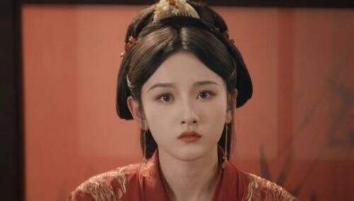 《折腰》中的乱世玫瑰:小乔的智慧、担当与爱情传奇