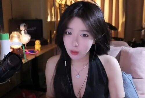 呆妹儿直播哽咽怒斥造谣 自诉陷入自证陷阱无法解决